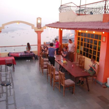 Puja Guest House Varanasi Exterior photo