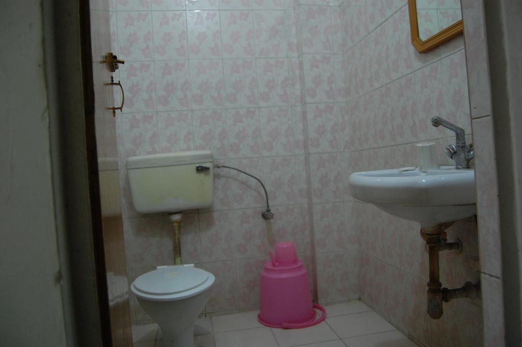Puja Guest House Varanasi Room photo