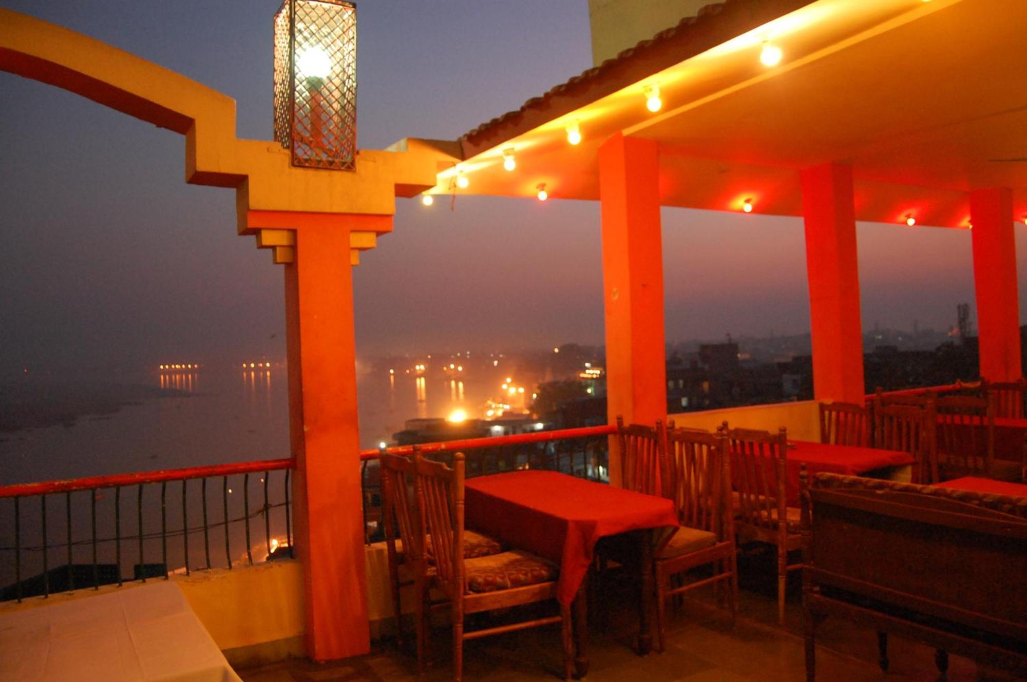 Puja Guest House Varanasi Exterior photo