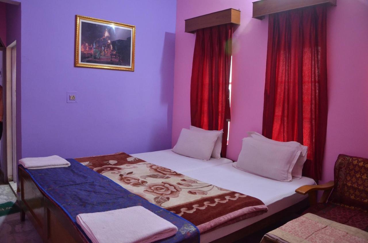Puja Guest House Varanasi Exterior photo