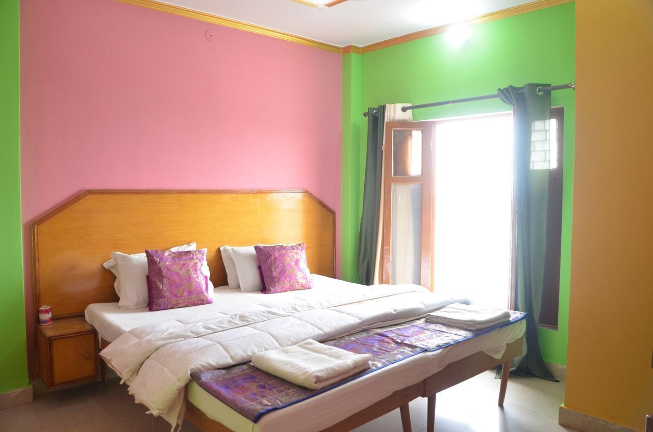 Puja Guest House Varanasi Exterior photo
